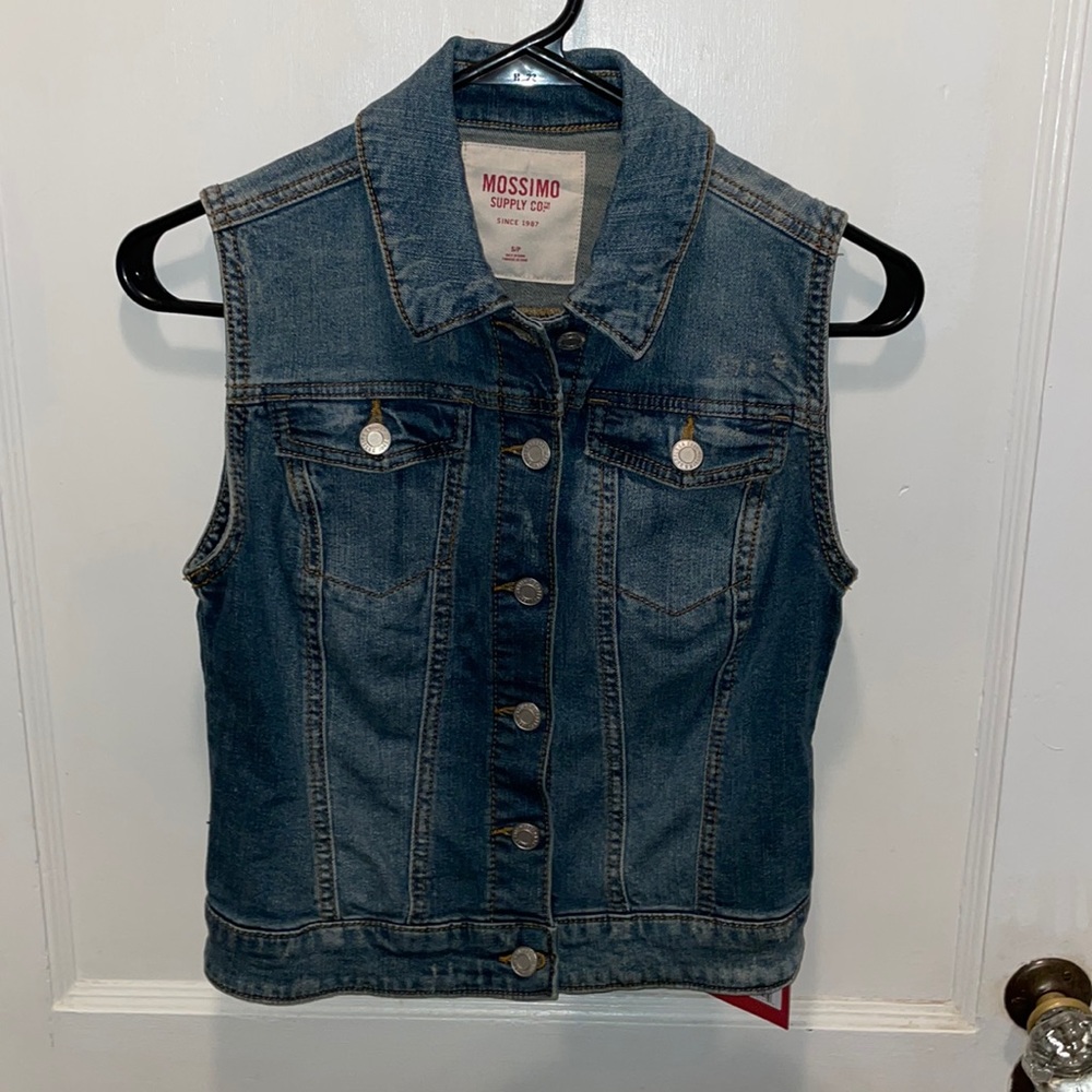 Mossimo denim vest NEW size small